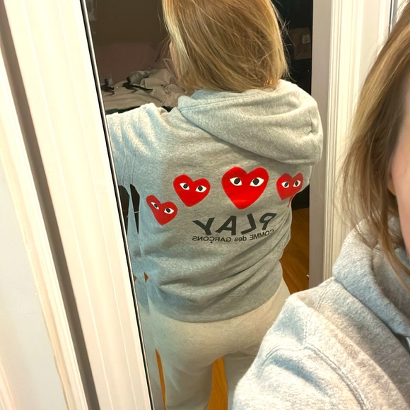 ❤️Comme Des Garçons PLAY✨ Gray Zip Up Graphic Hoodie Sweatshirt Size small - Picture 13 of 15
